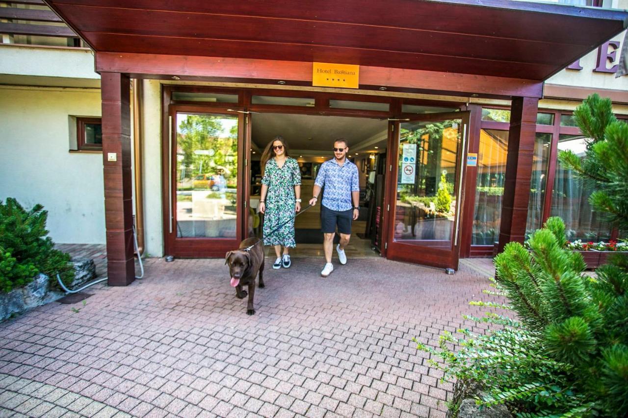 Bassiana Hotel Es Etterem Sárvár Exterior foto